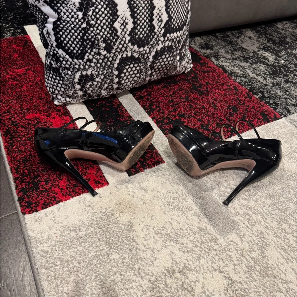 Gucci Lisbeth Patent Leather Pumps - Picture 8 of 8